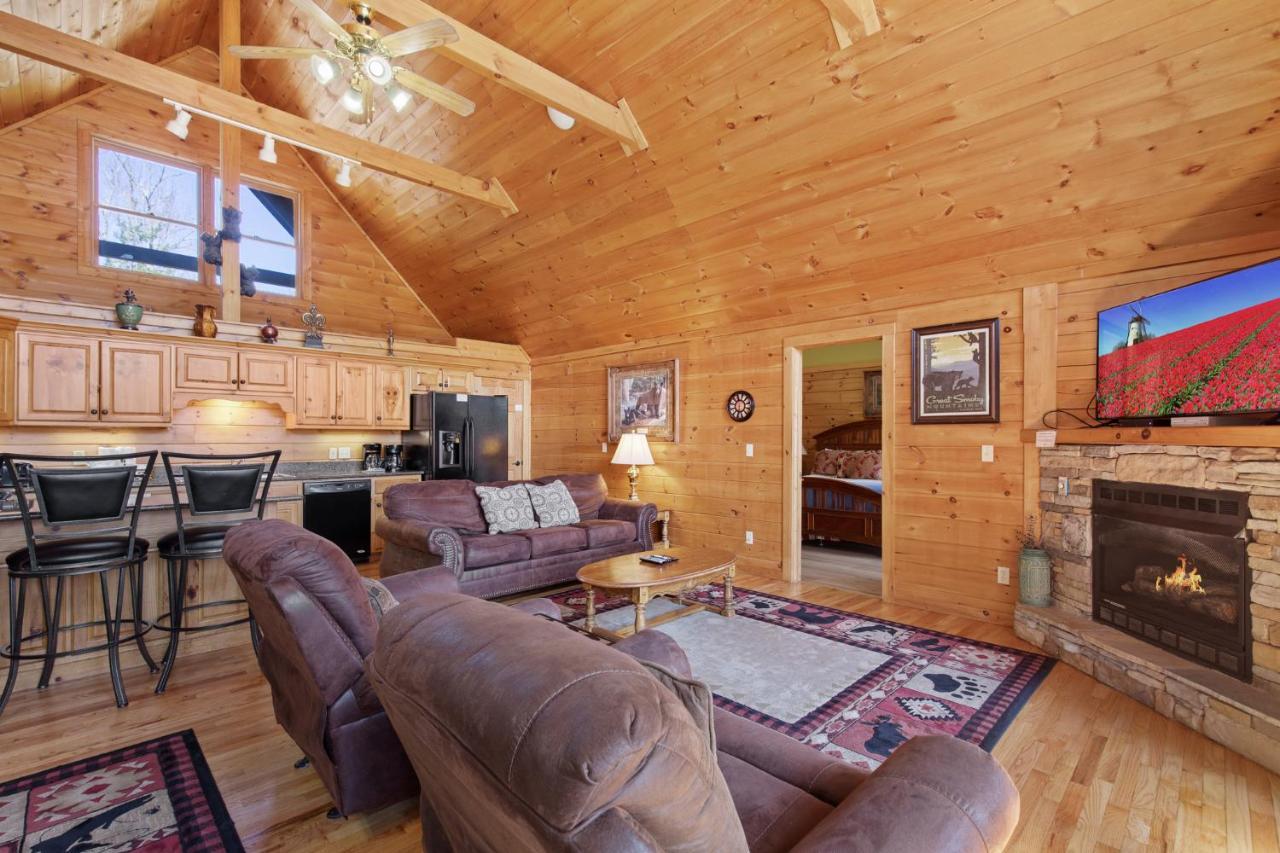 Above The Clouds, 4 Bedrooms, Pool Access, Private, Gaming, Sleeps 16 Гатлинбург Экстерьер фото
