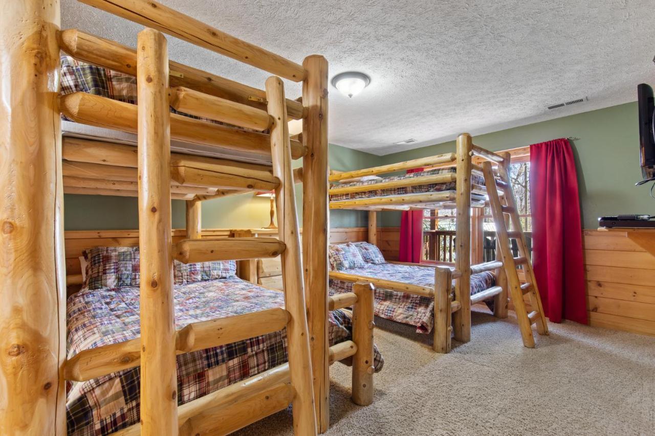 Above The Clouds, 4 Bedrooms, Pool Access, Private, Gaming, Sleeps 16 Гатлинбург Экстерьер фото