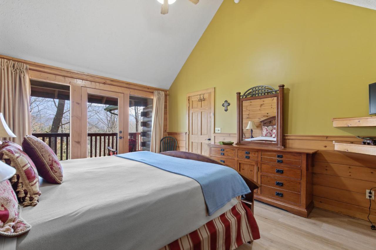 Above The Clouds, 4 Bedrooms, Pool Access, Private, Gaming, Sleeps 16 Гатлинбург Экстерьер фото